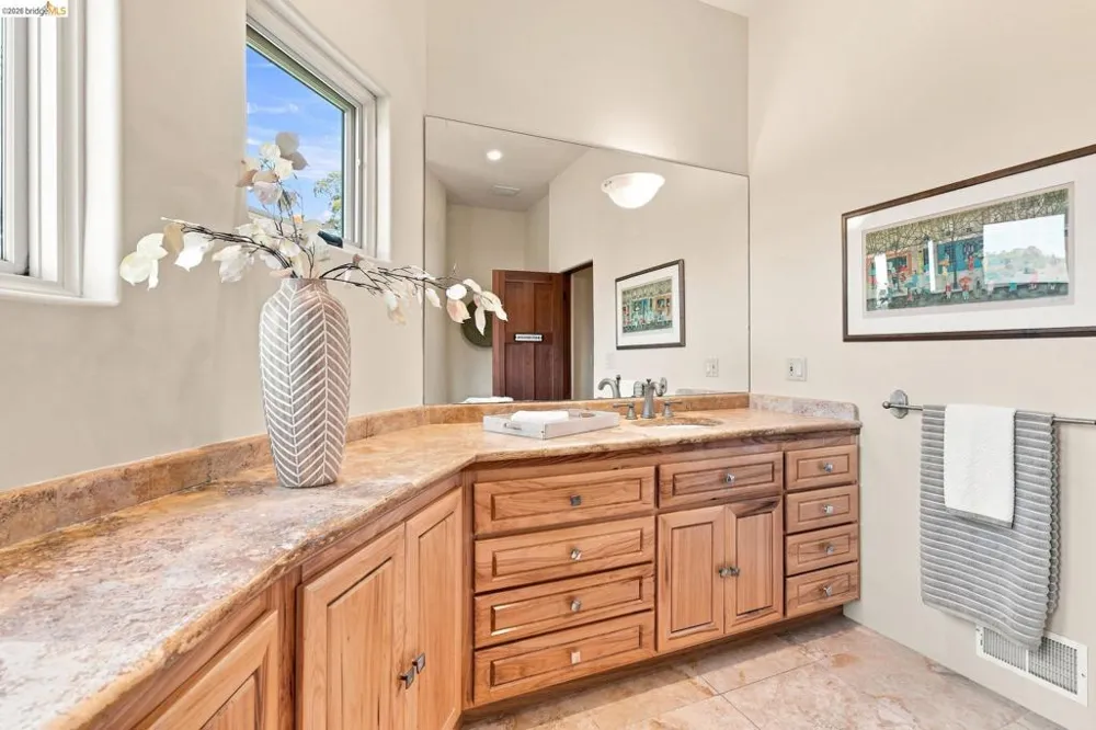 11 Drury Ct Berkeley, CA 94705