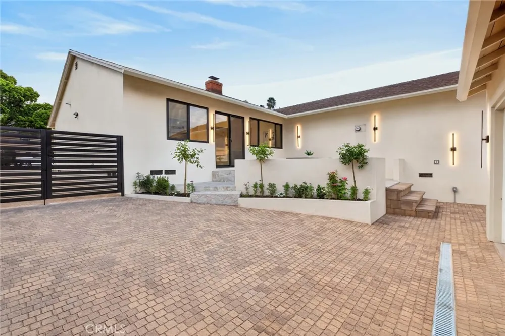 2213 Jolley Burbank, CA 91504