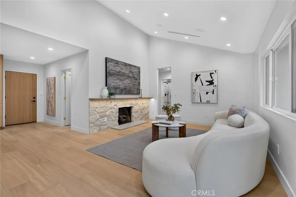 2213 Jolley Burbank, CA 91504