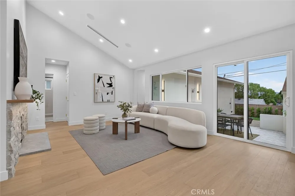 2213 Jolley Burbank, CA 91504