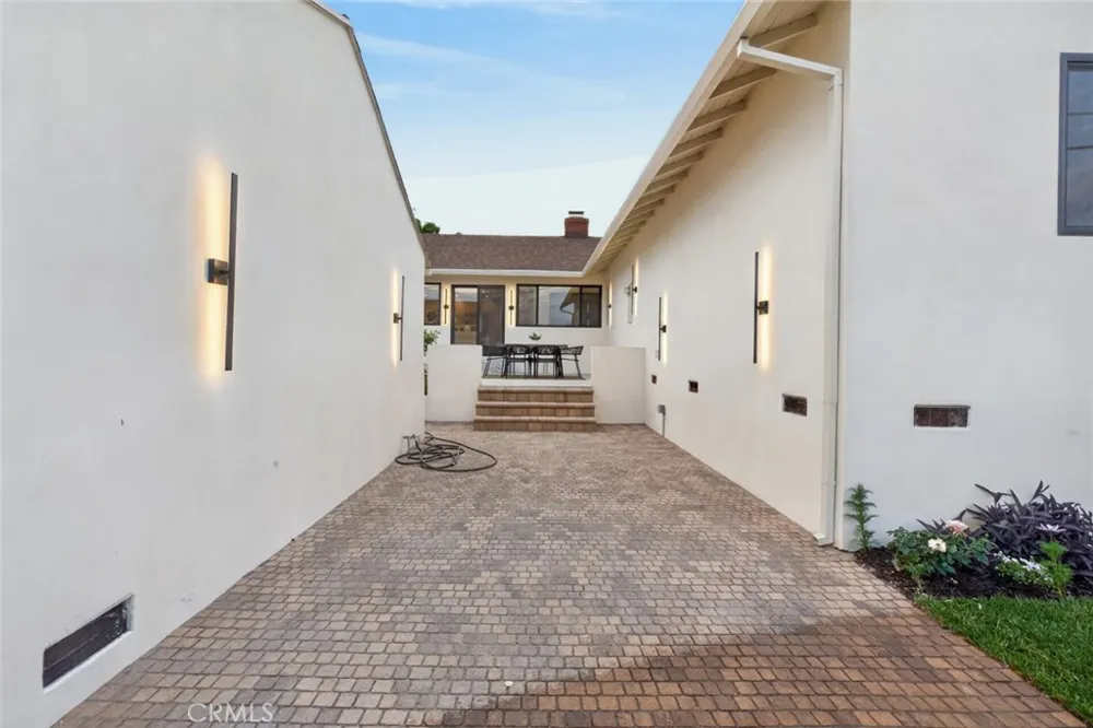 2213 Jolley Burbank, CA 91504
