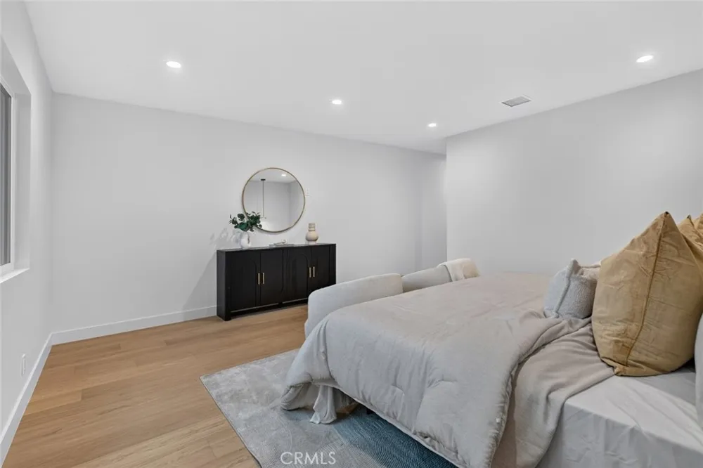 2213 Jolley Burbank, CA 91504