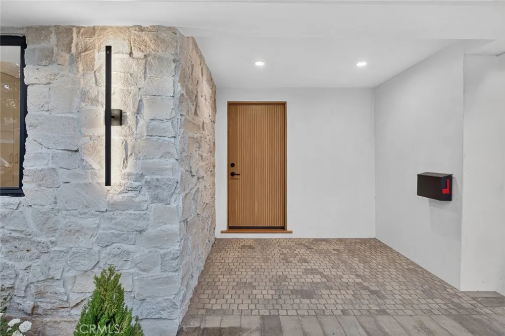 2213 Jolley Burbank, CA 91504