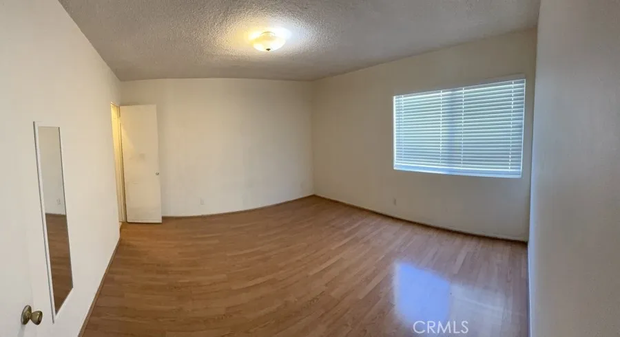 14218 Sylvan Los Angeles, CA 91401