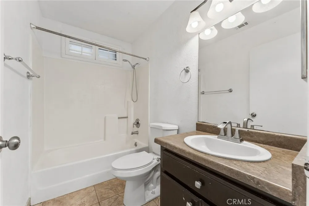 13815 Del Ray Desert Hot Springs, CA 92240