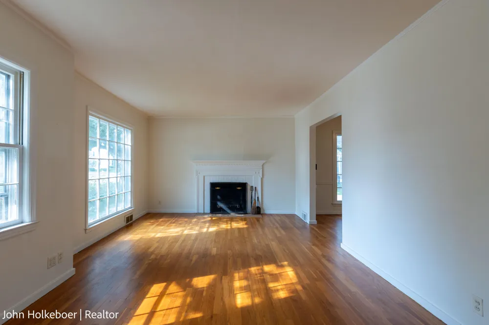 1126 Kenesaw Drive SE East Grand Rapids, MI 49506