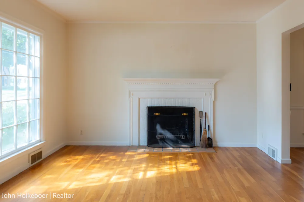 1126 Kenesaw Drive SE East Grand Rapids, MI 49506