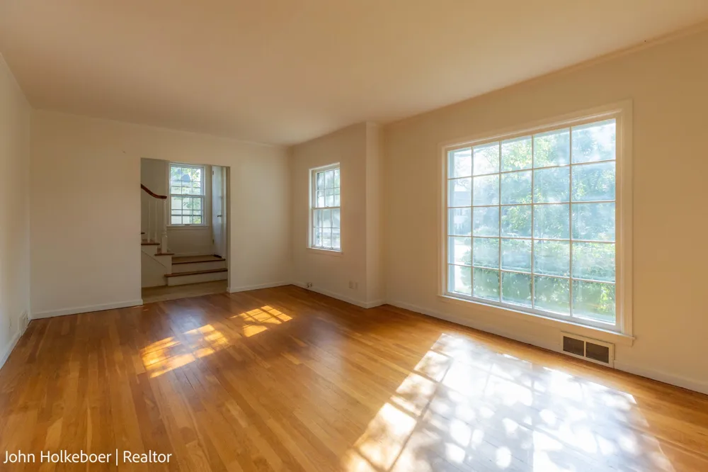 1126 Kenesaw Drive SE East Grand Rapids, MI 49506