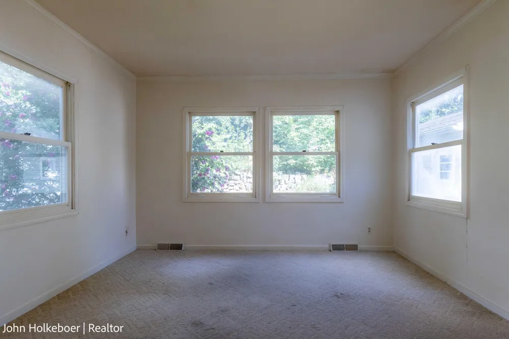 1126 Kenesaw Drive SE East Grand Rapids, MI 49506