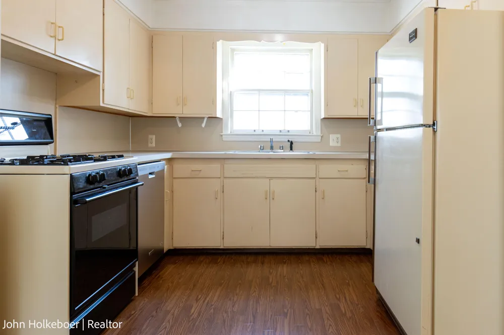 1126 Kenesaw Drive SE East Grand Rapids, MI 49506
