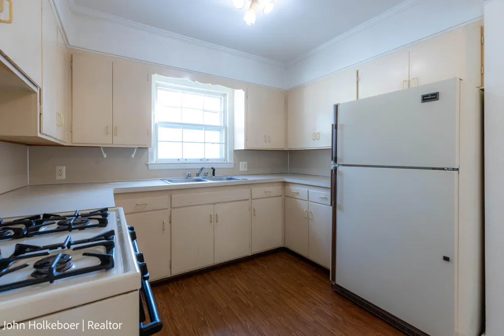 1126 Kenesaw Drive SE East Grand Rapids, MI 49506