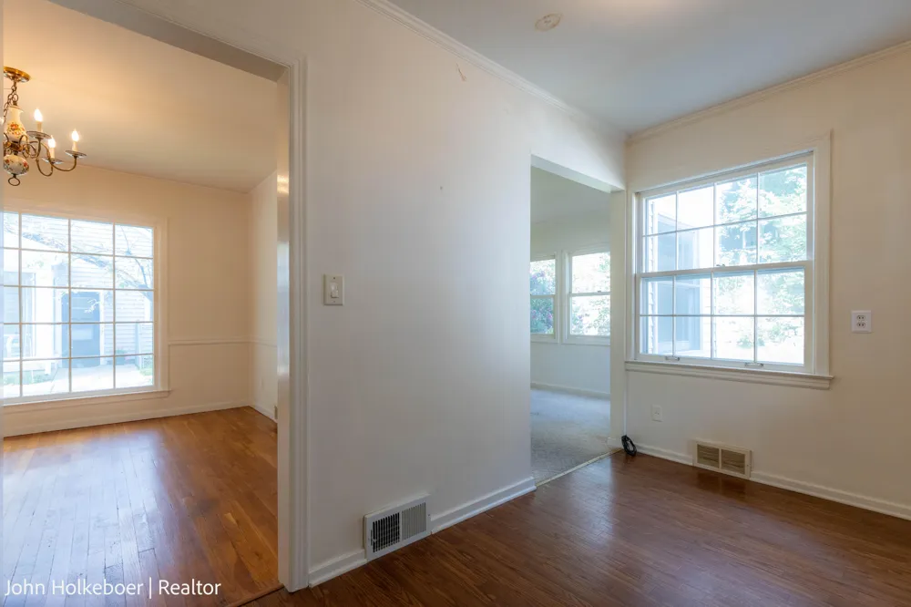 1126 Kenesaw Drive SE East Grand Rapids, MI 49506