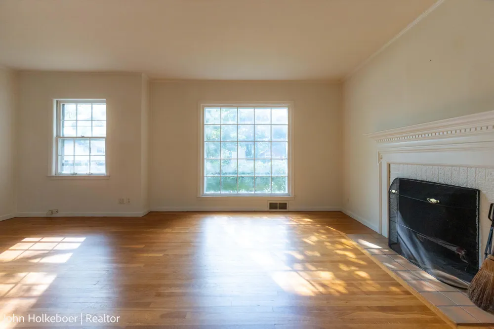 1126 Kenesaw Drive SE East Grand Rapids, MI 49506