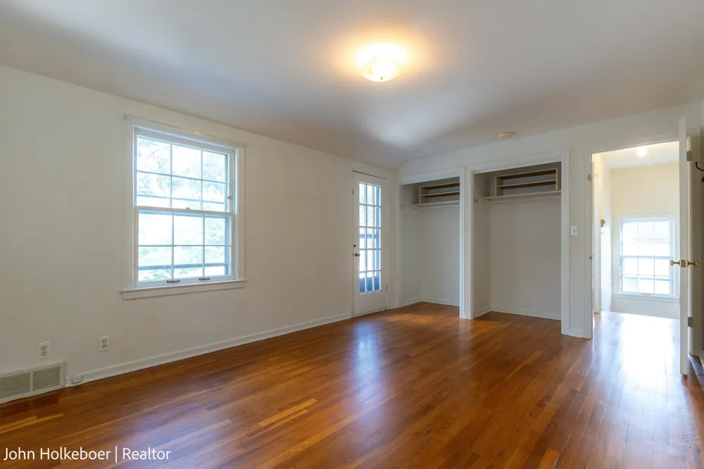 1126 Kenesaw Drive SE East Grand Rapids, MI 49506