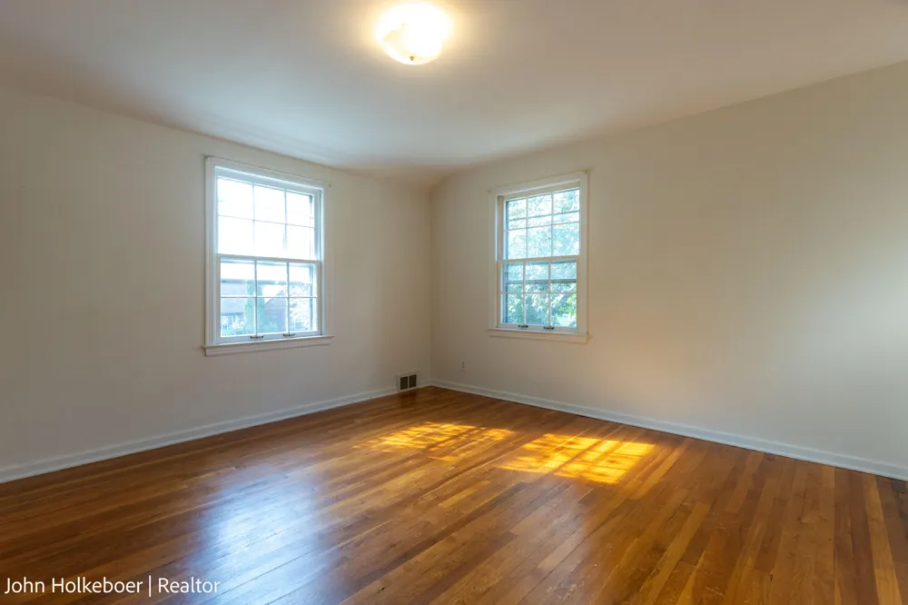 1126 Kenesaw Drive SE East Grand Rapids, MI 49506