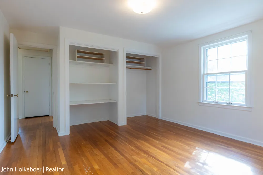 1126 Kenesaw Drive SE East Grand Rapids, MI 49506