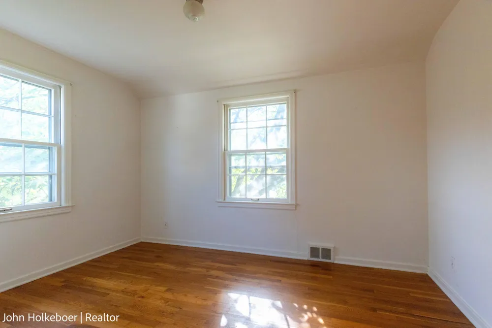 1126 Kenesaw Drive SE East Grand Rapids, MI 49506