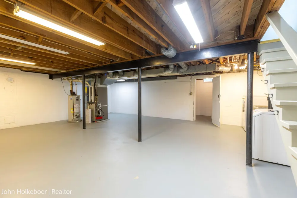 1126 Kenesaw Drive SE East Grand Rapids, MI 49506