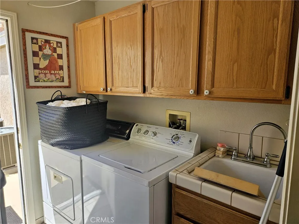 6044 Catalina Palmdale, CA 93552