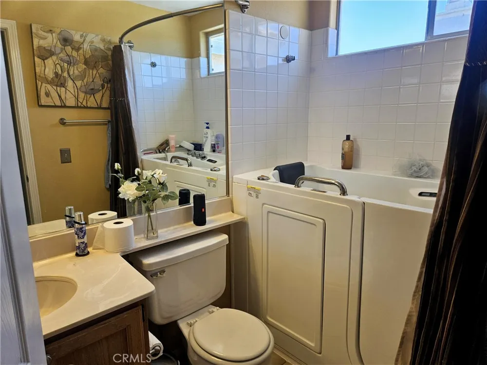 6044 Catalina Palmdale, CA 93552