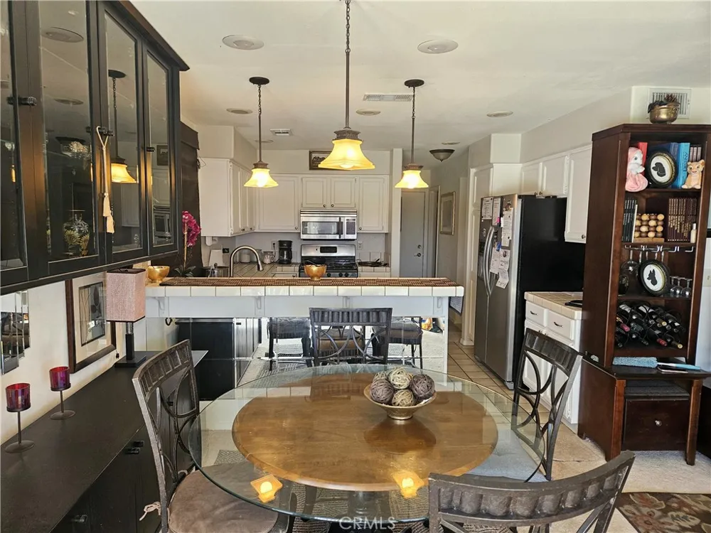 6044 Catalina Palmdale, CA 93552