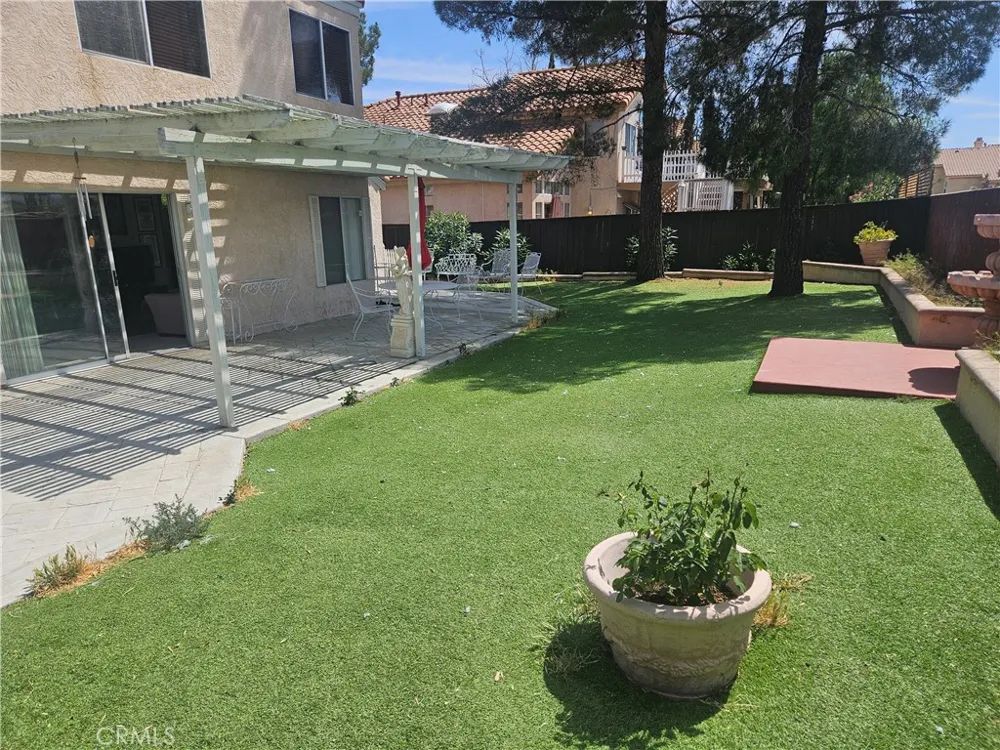 6044 Catalina Palmdale, CA 93552