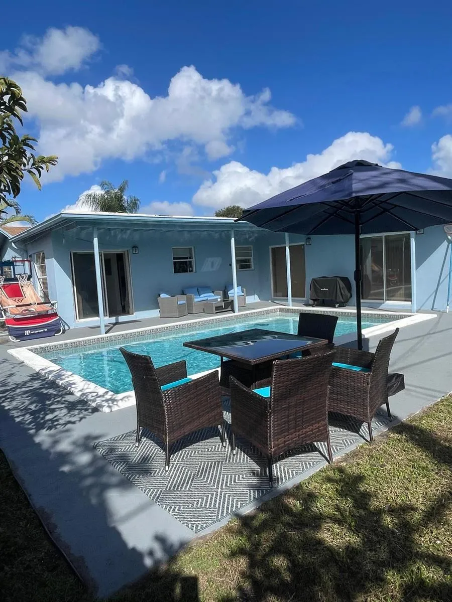 6456 Custer Street Hollywood, FL 33024