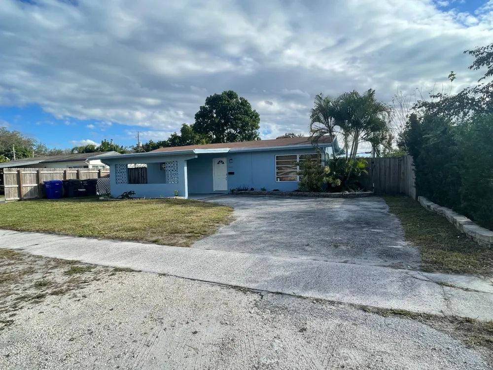 6456 Custer Street Hollywood, FL 33024