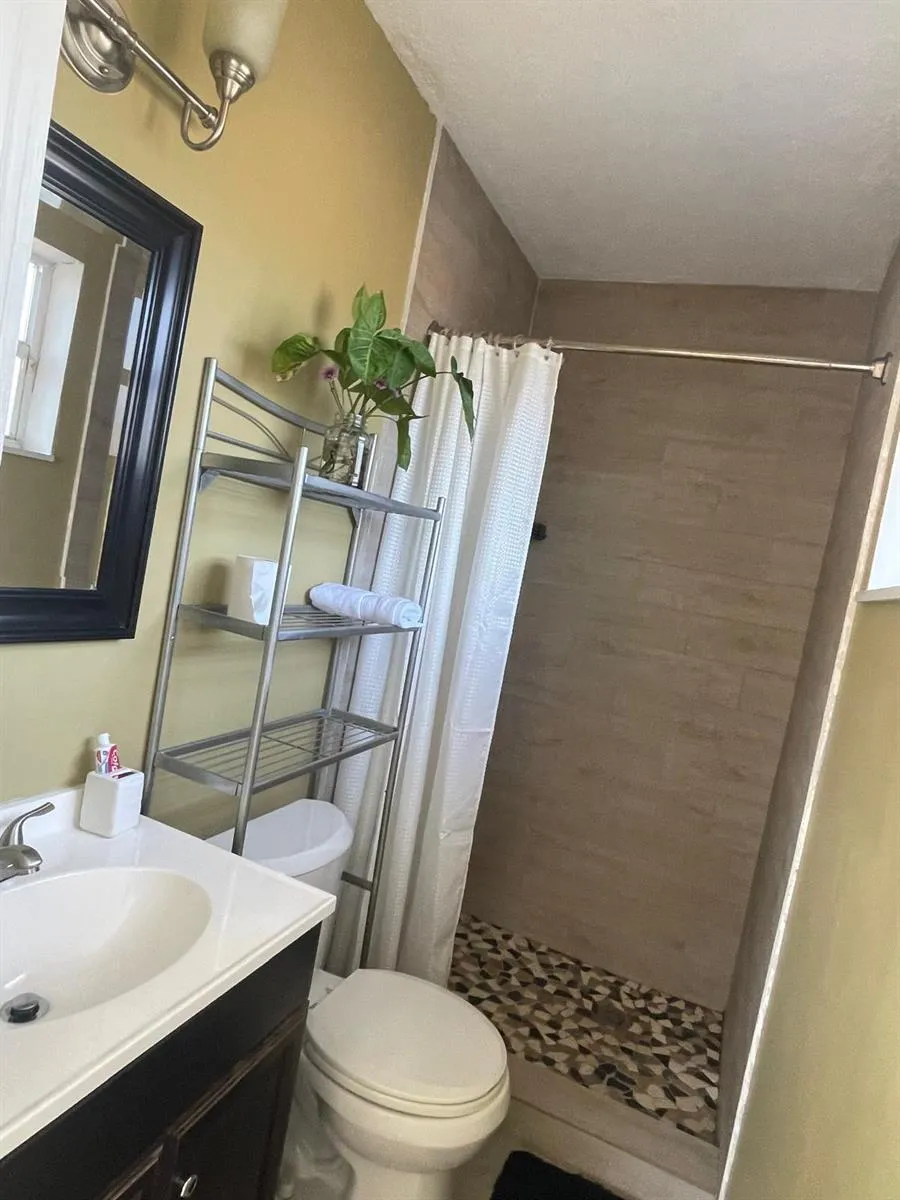 6456 Custer Street Hollywood, FL 33024