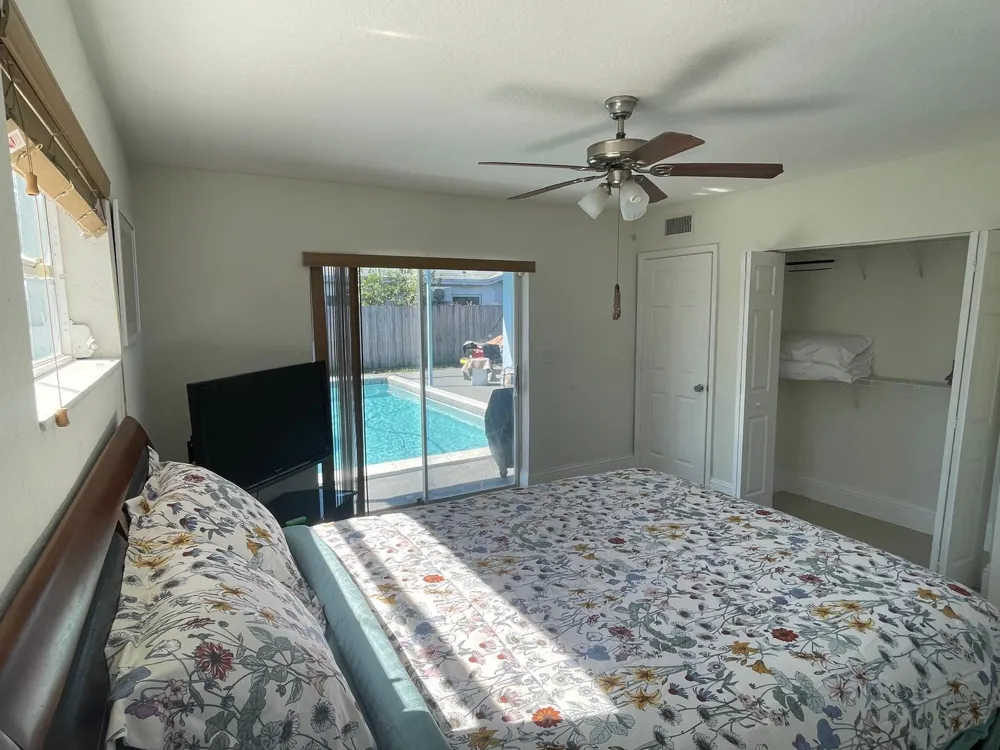 6456 Custer Street Hollywood, FL 33024
