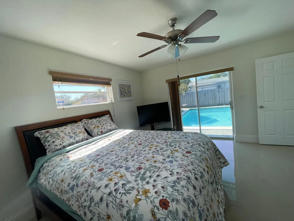 6456 Custer Street Hollywood, FL 33024
