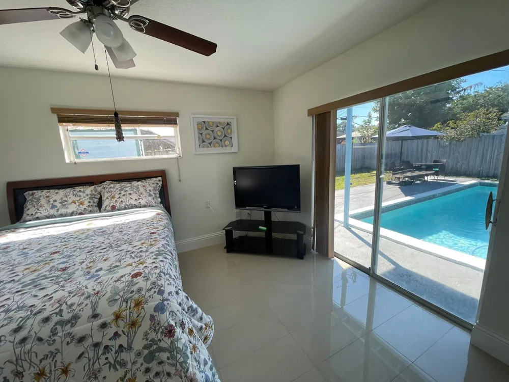 6456 Custer Street Hollywood, FL 33024