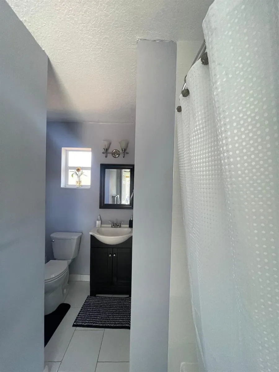 6456 Custer Street Hollywood, FL 33024