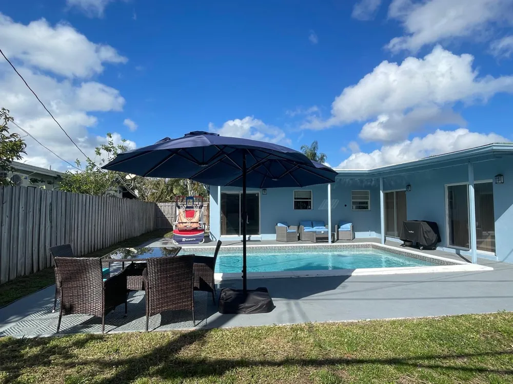 6456 Custer Street Hollywood, FL 33024
