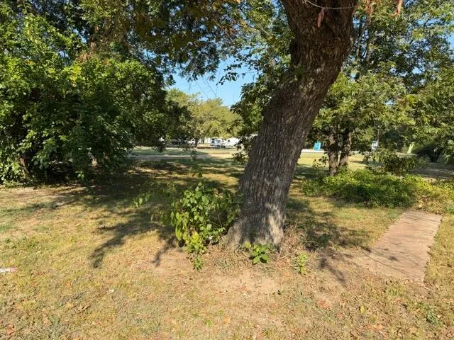 204 Plum Holdenville, OK 74848