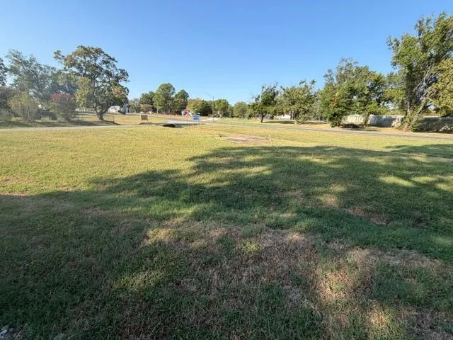 204 Plum Holdenville, OK 74848