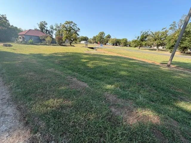 204 Plum Holdenville, OK 74848