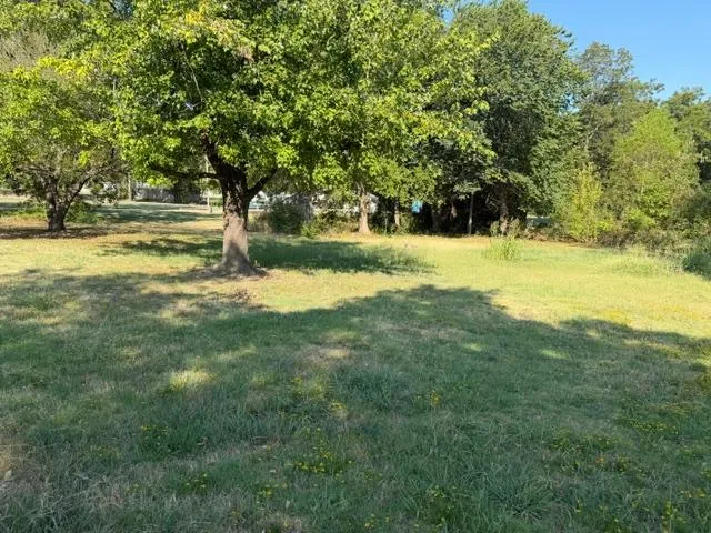 204 Plum Holdenville, OK 74848