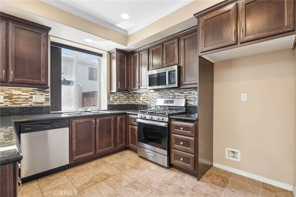 11379 Villa Del Sol Pacoima, CA 91331