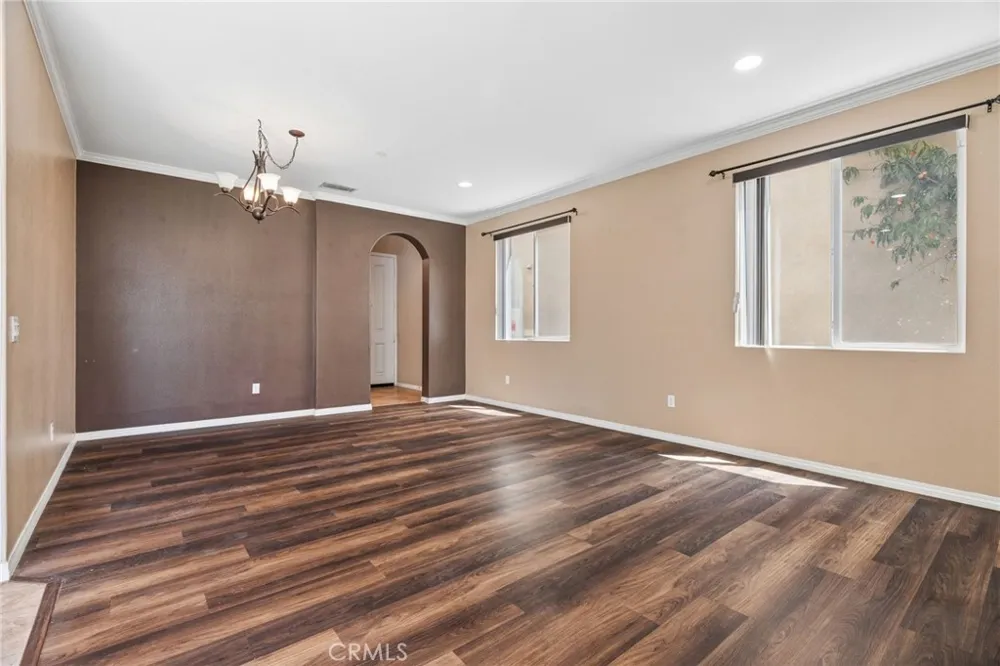 11379 Villa Del Sol Pacoima, CA 91331
