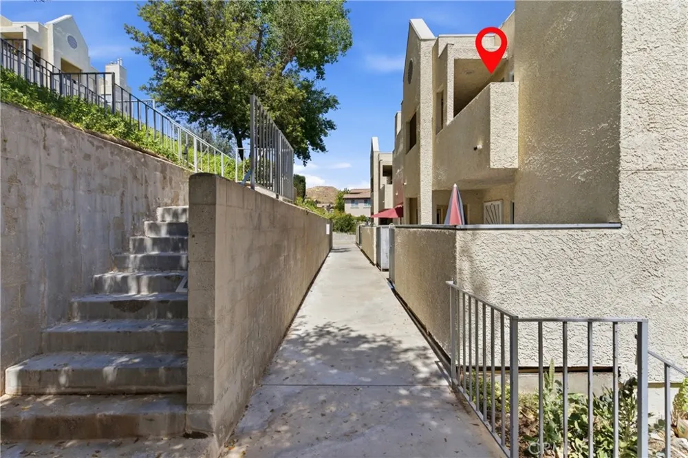 18209 Sierra Highway #30 Canyon Country, CA 91351
