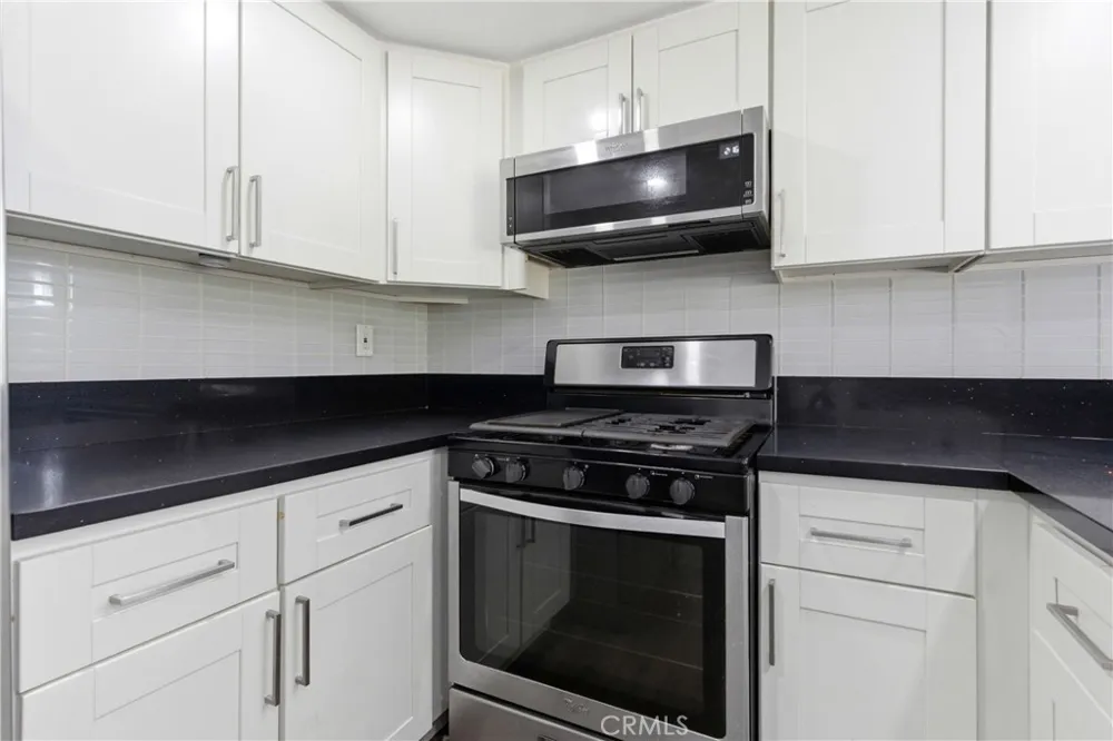 18209 Sierra Highway #30 Canyon Country, CA 91351