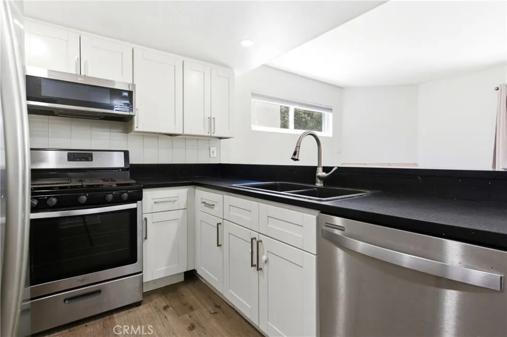 18209 Sierra Highway #30 Canyon Country, CA 91351
