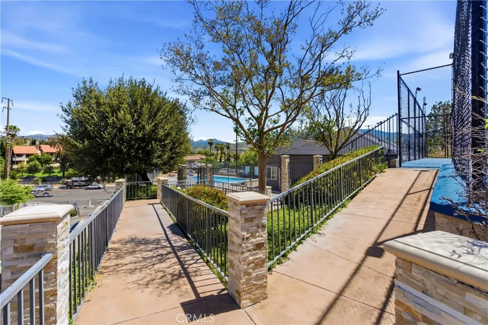 18209 Sierra Highway #30 Canyon Country, CA 91351