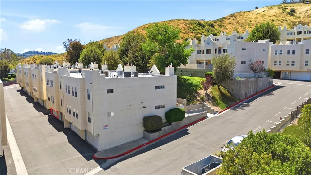 18209 Sierra Highway #30 Canyon Country, CA 91351