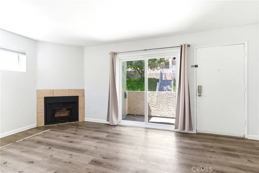 18209 Sierra Highway #30 Canyon Country, CA 91351