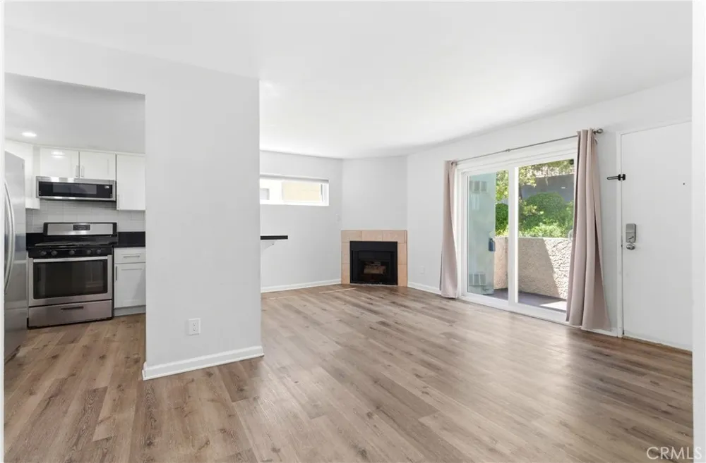 18209 Sierra Highway #30 Canyon Country, CA 91351