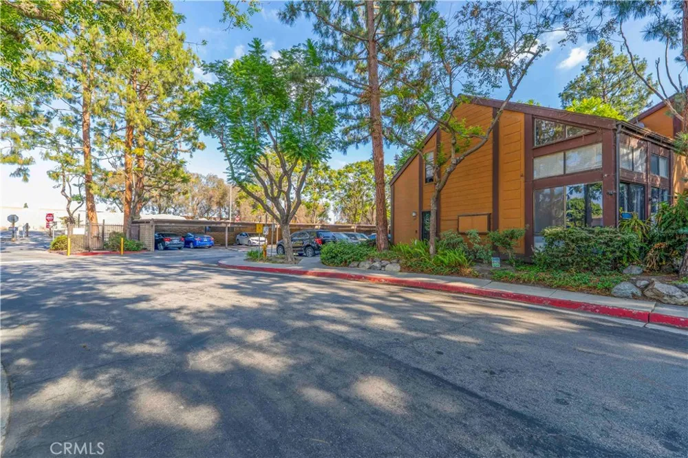 14001 Bayside Drive Norwalk, CA 90650