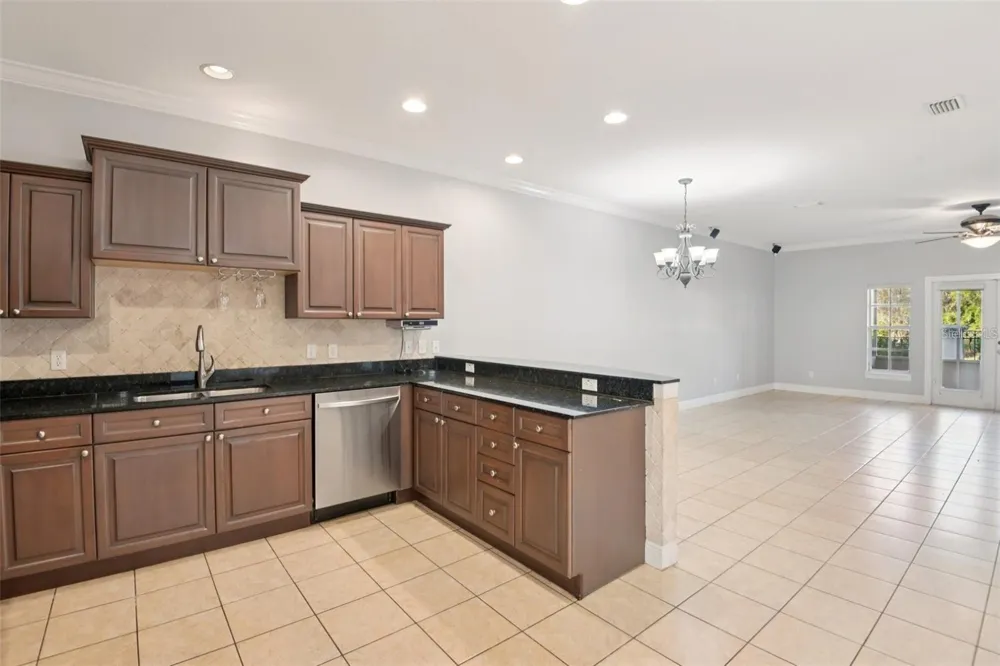 300 VALENCIA CIRCLE St Petersburg, FL 33716