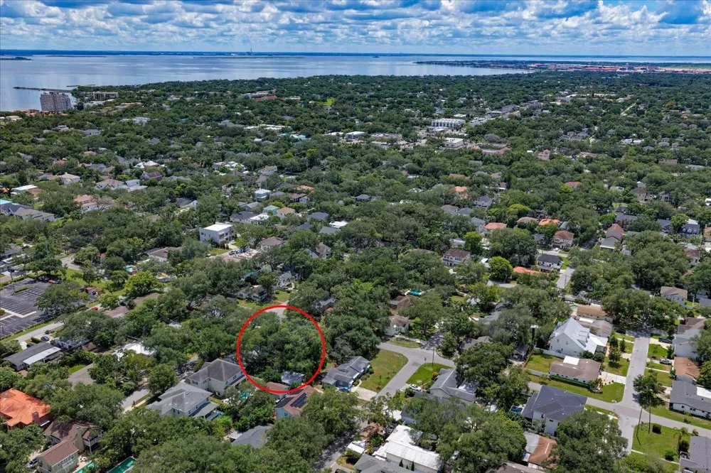 4615 S ESPERANZA AVENUE Tampa, FL 33611